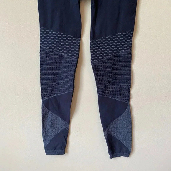 NWT SPANX Women's Size Small Look At Me Now Seamless Moto Leggings Indigo Sky - Picture 7 of 16